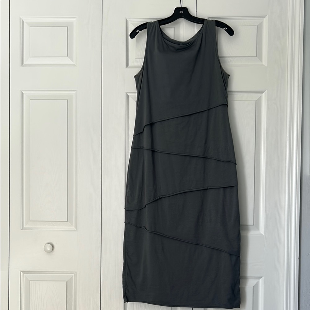 Neon Buddha Gray Sleeveless Sheath Midi Dress
